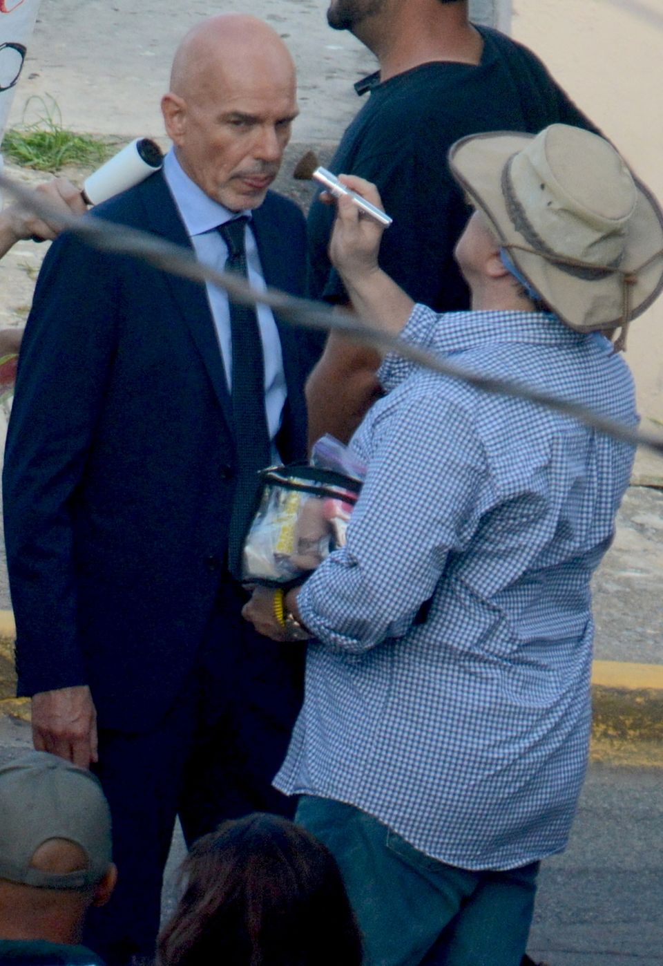 12. November 2014: Billy Bob Thornton dreht mit Glatze eine Szene mit Sandra Bullock. Er spielt in George Clooneys neuem Film "Our Brand is Crisis" mit, die Dreharbeiten finden in Puerto Rico statt.