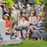 11. August 2014: Elizabeth McGovern, Dame Maggie Smith, Penelope Wilton, Raquel Cassidy und Sue Johnston haben sich für die Dreharbeiten der Serie "Downton Abbey" versammelt.