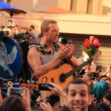 17. Juni 2014: Chris Martin und seine Band Coldplay drehen ihre neues Video zu "A Sky Full of Stars" in den Straßen von Newtown.