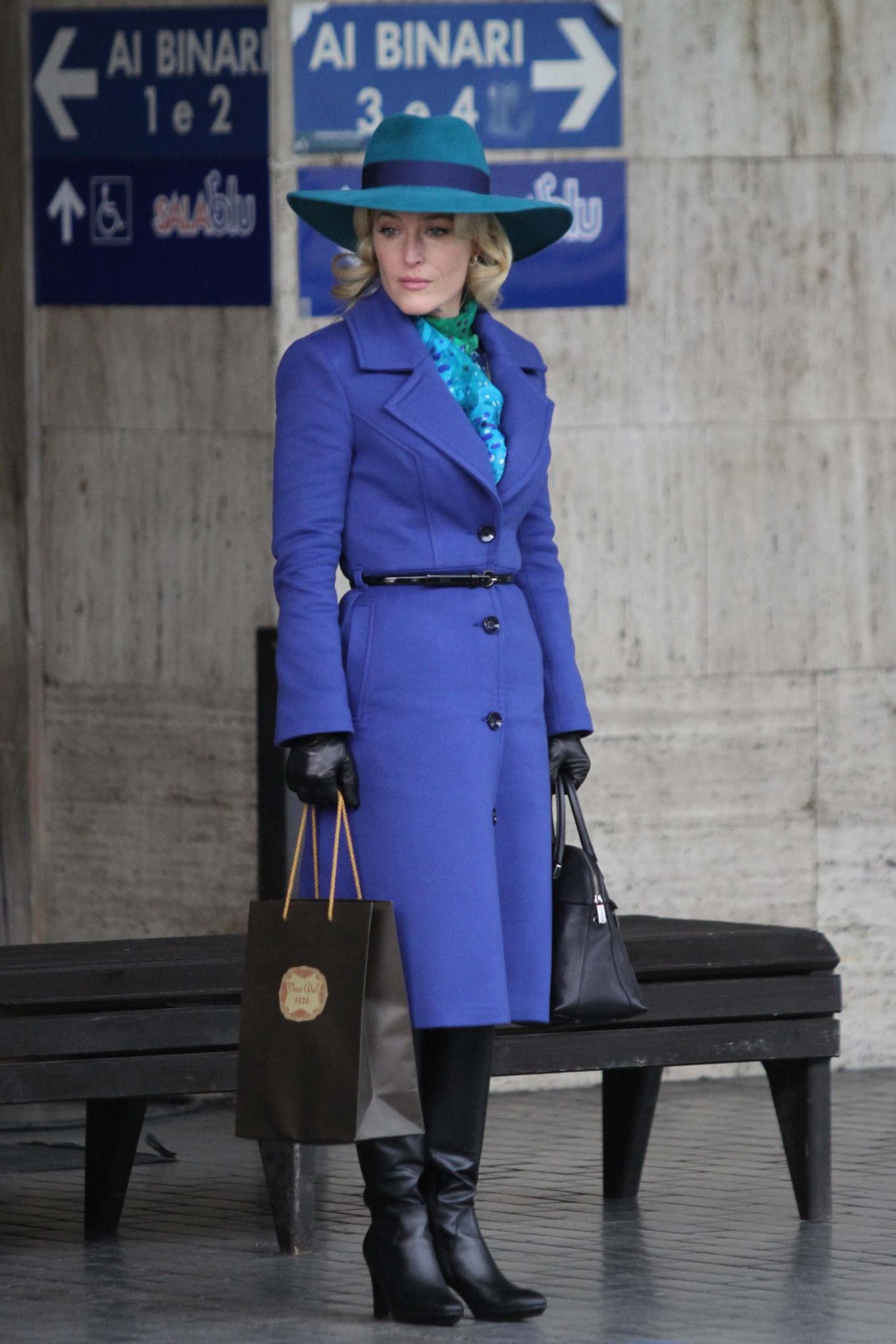 16. Dezember 2014: Gillian Anderson ist hier zu sehen bei dem Dreh der Serie "Hannibal".