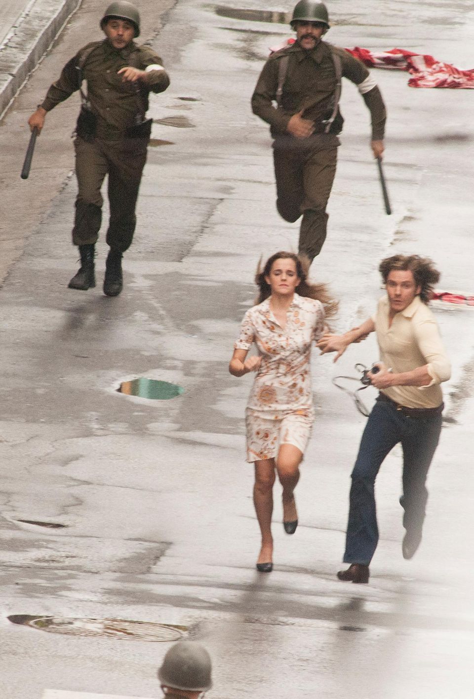 8. Dezember 2014: Emma Watson und Daniel Brühl stehen für den Film "Colonia Dignidad" gemeinsam vor der Kamera. Er handelt von der Diktatur in Chile zwischen 1973 und 1990.