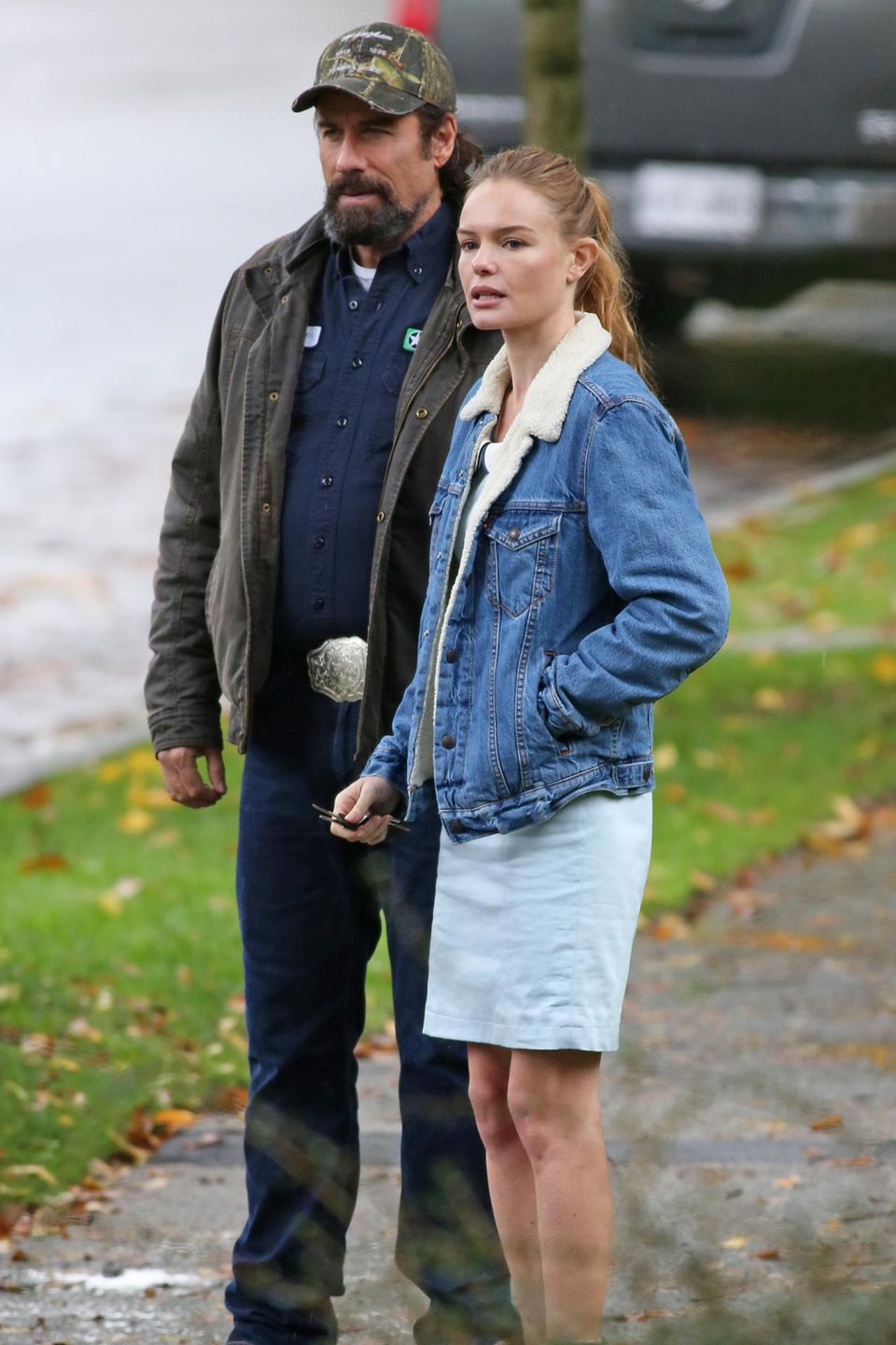 2. November 2014: Kate Bosworth steht gemeinsam mit John Travolta in Vancouver für "'Life on the Line" vor der Kamera.