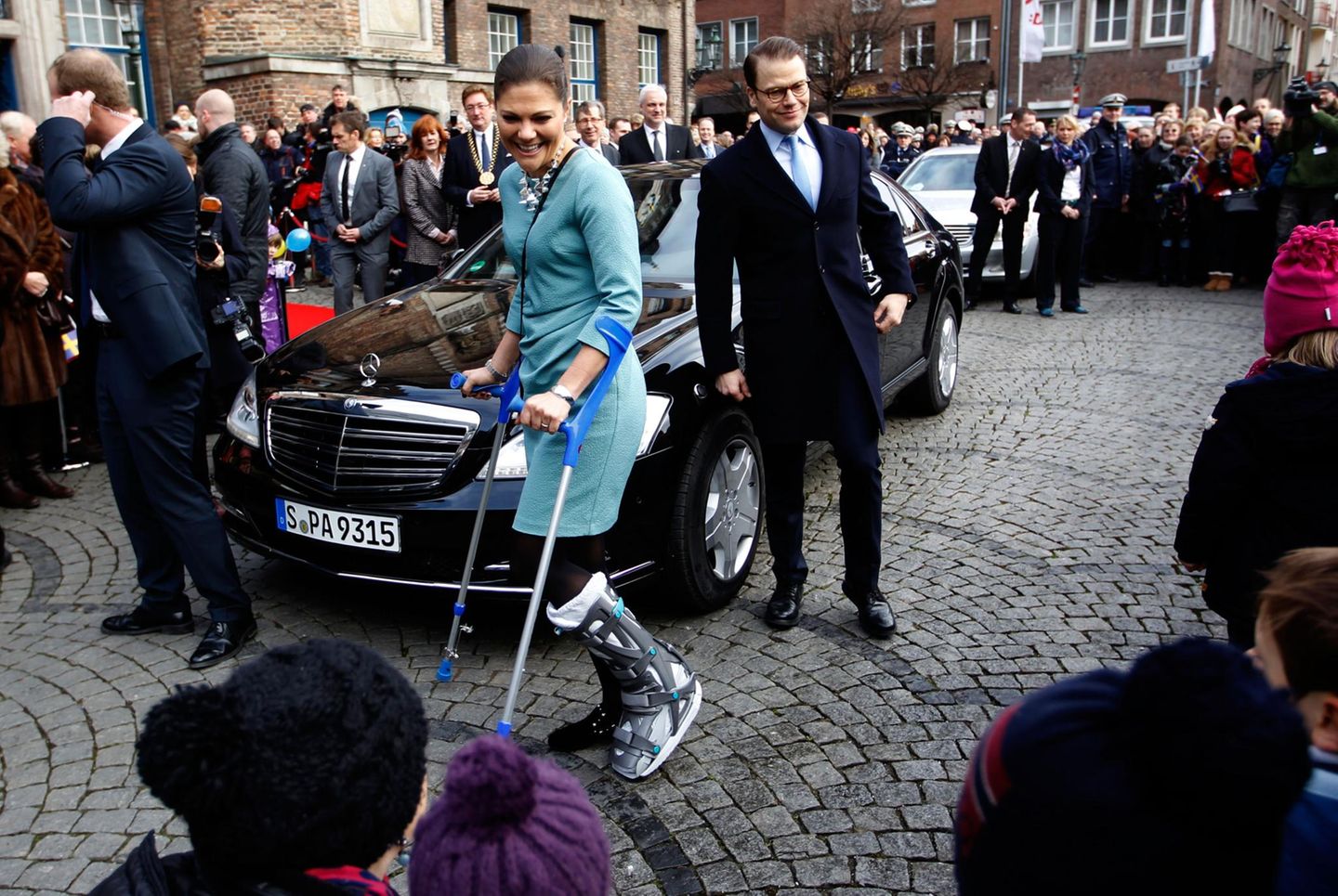 Tag 2  Am nächsten Morgen besuchen Prinzessin Victoria und Prinz Daniel die Firma Ericsson in Düsseldorf.