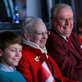 26. Januar 2014: Prinz Felix, Königin Margrethe und Prinzgemahl Henrik schauen sich das Finale der Handball Europameisterschaft zwischen Dänemark und Frankreich an.