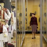 22. Oktober 2014: Gemeinsam mit Prinzgemahl Henrik ist Königin Margrethe zu einem viertägigen Staatsbesuch in Kroatien. In Zagreb besucht sie eine Ausstellung im ethnografischen Museum.