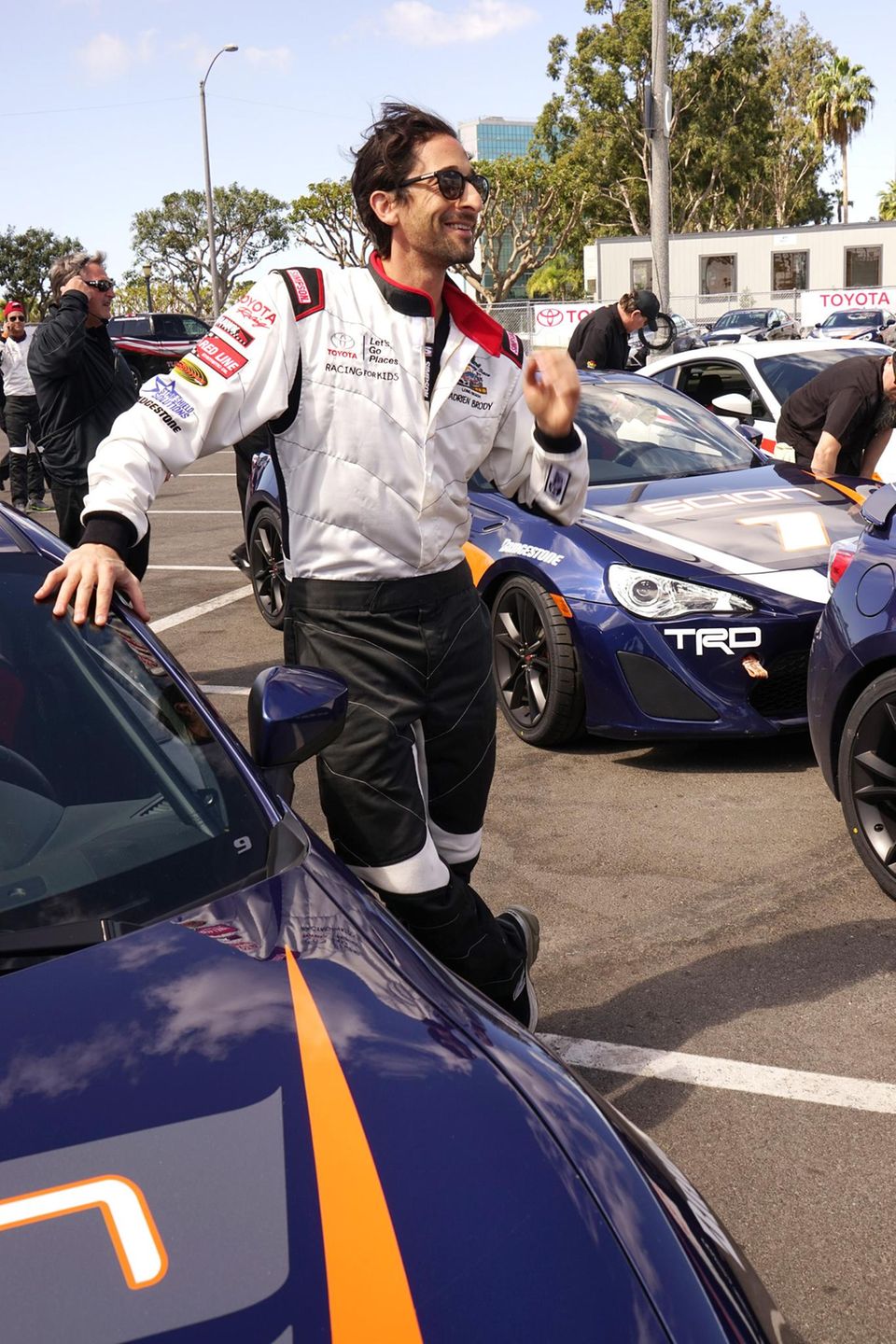 1. April 2014: Adrien Brody nimmt zusammen mit anderen Stars am "37th Annual Toyota Pro/Celebrity Race Practice Day" teil. 1. April 2014: Adrien Brody nimmt zusammen mit anderen Stars am "37th Annual Toyota Pro/Celebrity Race Practice Day" teil.