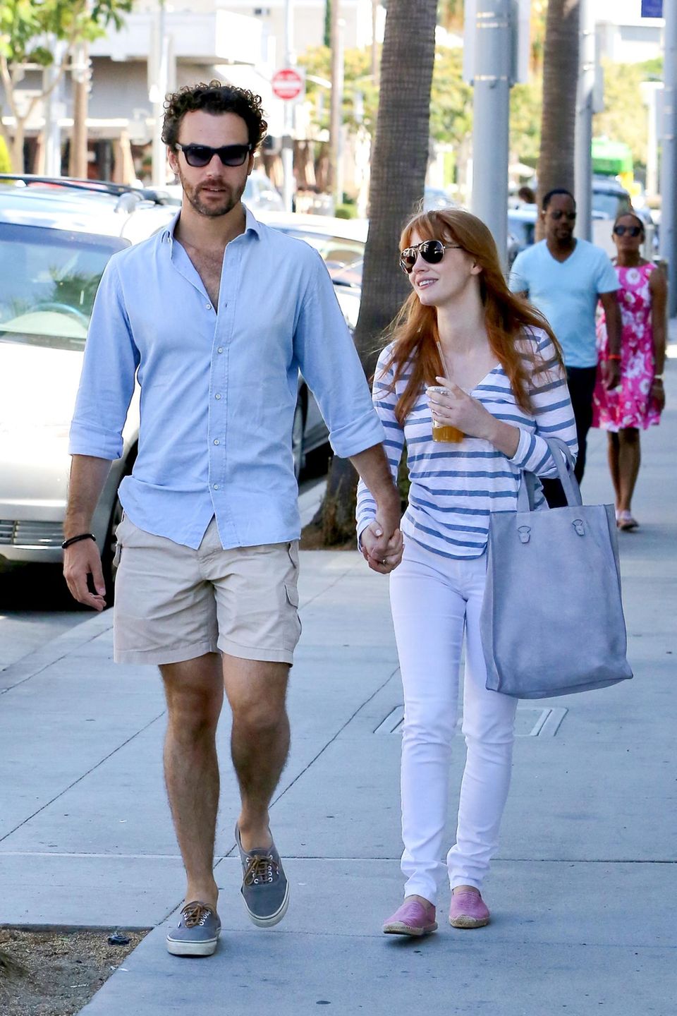 17. August 2014: Jessica Chastain schlendert mit ihrem Partner Gian Luca Passi durch Beverly Hills.