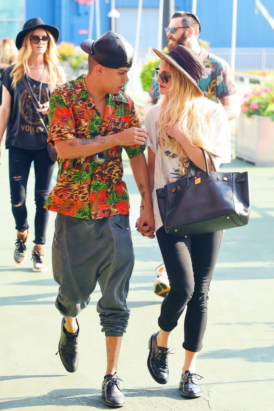 26. August 2014: Evan Ross und Ashlee Simpson schlendern in New York die Chelsea Piers entlang. 26. August 2014: Evan Ross und Ashlee Simpson schlendern in New York die Chelsea Piers entlang.