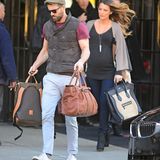 4. Dezember 2014: Ryan Reynolds und seine schwangere Frau Blake Lively checken in New York City aus ihrem Hotel aus.