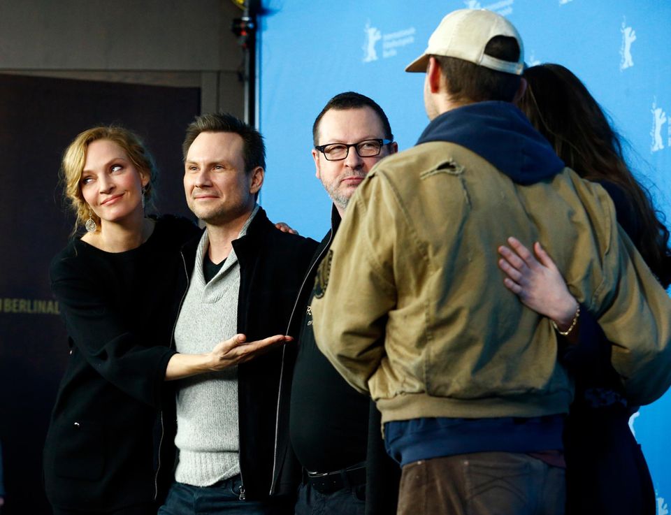 Uma Thurman, Christian Slater und Lars von Trier während der Pressekonferenz zu ihrem Film "Nymphomaniac"