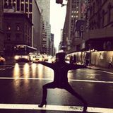 Yoga in den Straßen von New York