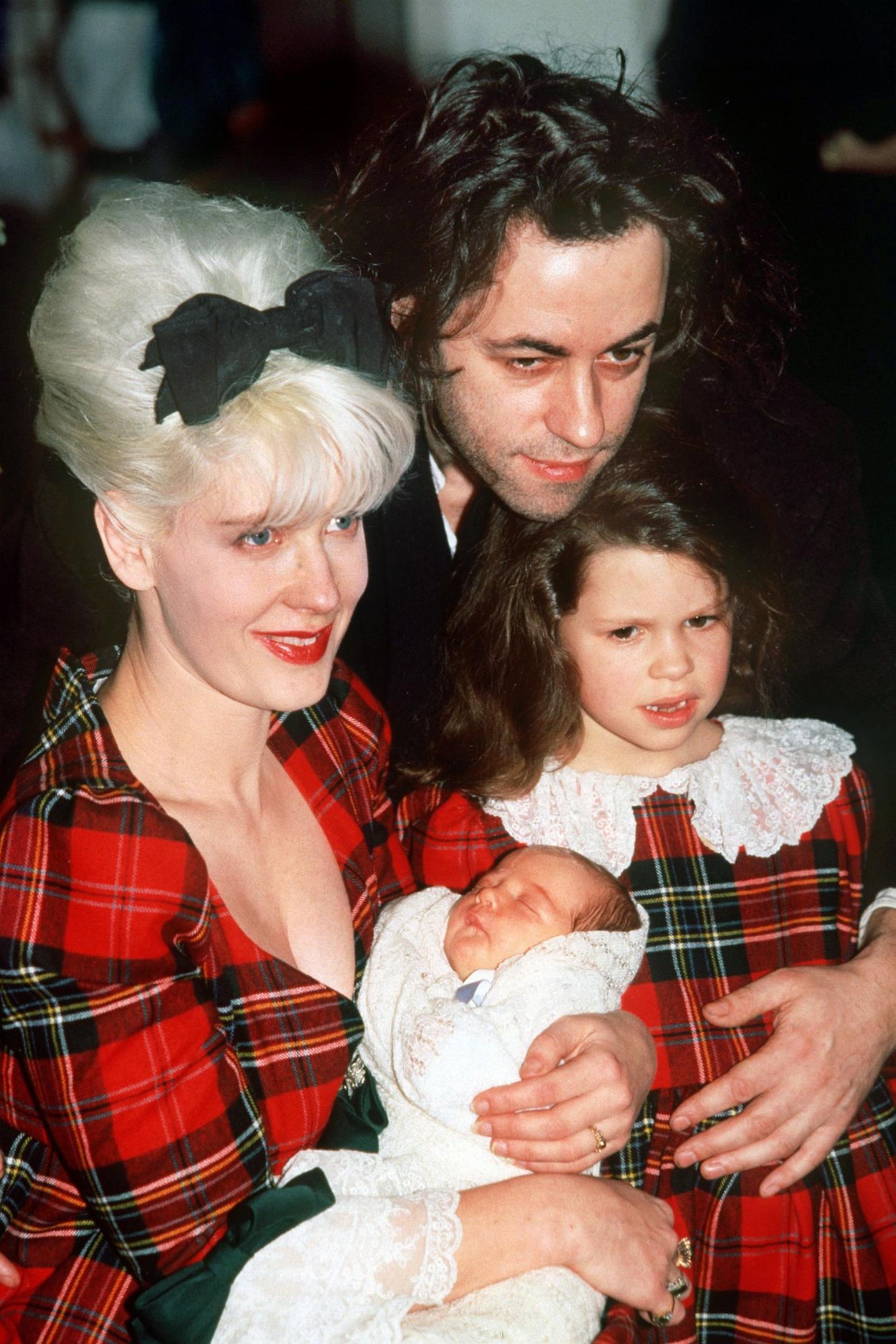 Peaches wird am 16. März 1989 als zweites Kind des irischen Musikers Bob Geldof und der Fernsehmoderatorin Paula Yates geboren.