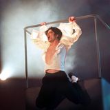 4. November 1995: Der "King of Pop" Michael Jackson zerreißt sich bei seinem legendären Auftritt das Hemd.