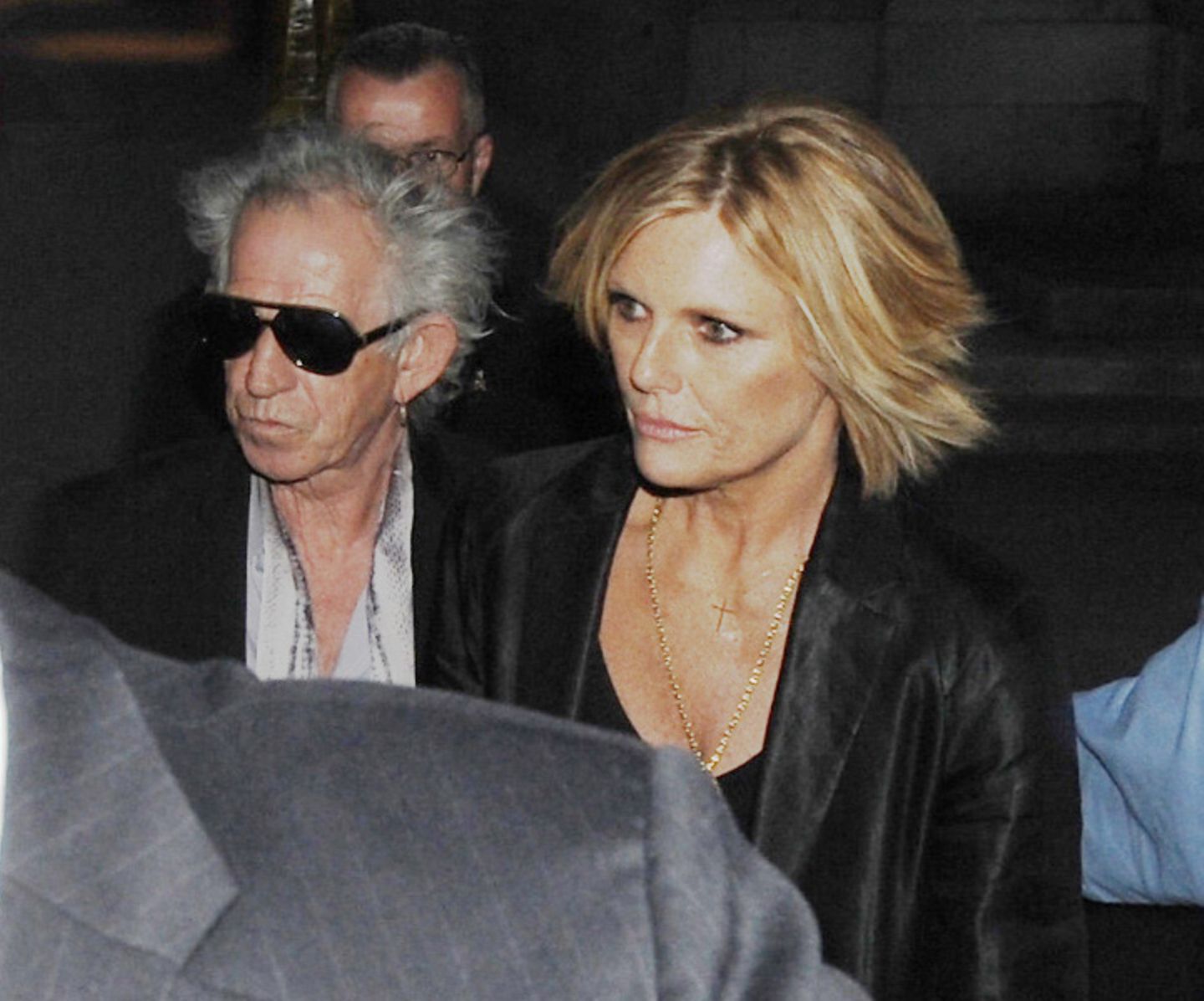 Keith Richards kommt mit seiner Frau Patti Hansen. Der Lead-Gitarrist der "Rolling Stones" und das Model sind seit über 30 Jahren verheiratet.