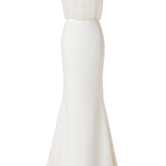 Das Kleid "Yamel" macht eine Wahnsinns-Silhouette! Und die elegante Schleppe glänzt mit Glitzereinsätzen. Von Atelier Pronovias, Preis auf Anfrage