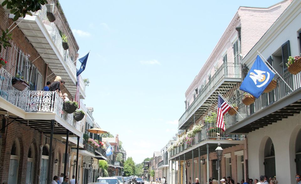 Plötzlich Nachbarn: Matthew McConaughey (links) und Brad Pitt sind am Samstag (17. Mai) in New Orleans in gegenüberliegenden Hotels untergebracht. Noch wissen die Schauspieler allerdings nichts davon.