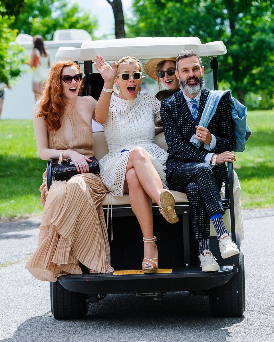 Karen Elson, Busy Philipps, Dakota Johnson und Marc Silverstein Karen Elson, Busy Philipps, Dakota Johnson und Marc Silverstein