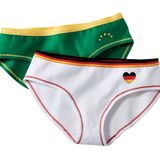 Das niedliche Set aus Panties im Deutschland- und Brasiliendesign besteht aus Baumwolle und Elastan. Von Tchibo, ca. 8 Euro
