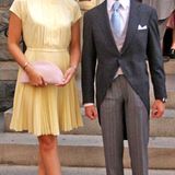 September 2012  Noch etwas schüchtern wirkt Claire Lademacher im Rampenlicht bei der Hochzeit von Erzherzog Imre und Kathleen Walker. An ihrer Seite ist nicht ihr Freund Prinz Félix, dafür aber dessen Bruder Prinz Louis.