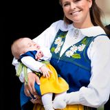 Darauf haben die Schweden gewartet: Prinzessin Madeleine ist zum ersten Mal mit ihrer Tochter Leonore in ihrer Heimat und hat sich dafür den Nationalfeiertag ausgesucht.