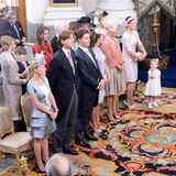 Die sechs Paten (von rechts): Prinzessin Victoria, Tatjana d'Abo (Chris O'Neills Schwester), Alice Bamford (eine Freundin von Chris), Patrick Sommerlath (Prinzessin Madeleines Cousin), Graf Ernst Abensperg und Traun (Chris' Schwager) und Louise Gottlieb (Madeleines Freundin).