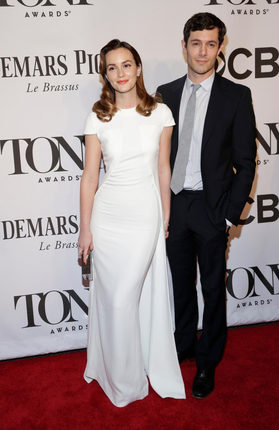 Leighton Meester und Adam Brody zeigen sich erstmals seit ihrer Hochzeit gemeinsam auf einem roten Teppich. Leighton Meester und Adam Brody zeigen sich erstmals seit ihrer Hochzeit gemeinsam auf einem roten Teppich.