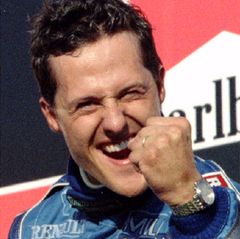 Oktober 1995  Nach dem Gewinn seines ersten Weltmeistertitels 1994 freut Michael Schumacher sich über weitere Polepositions.