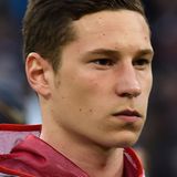 Julian Draxler vom FC Schalke ist der Nachwuchsstar im deutschen Team. Er selbst ist zwar gerade einmal 20 Jahre alt, seine Frisureninspiration scheint aber aus den frühen Fünzigern zu stammen. Da ist noch Luft nach oben, lieber Julian!