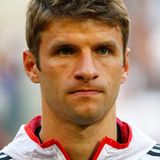 Thomas Müller ist nicht nur der Name des "Durchschnittsdeutschen", auch die Frisur des offensiven Mittelfeldspielers ist herrlich normal. Der bayerische Naturbursche und Pferdeliebhaber mag es eben einfach und unkompliziert.