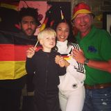 Noah, Amadeus, Lilly und Boris Becker fiebern mit der deutschen Mannschaft.