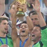 "Der beste Tag meines Lebens!", twittert Mesut Özil.