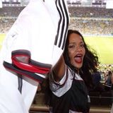 Rihanna jubelt im Stadion mit dem deutschen Team.