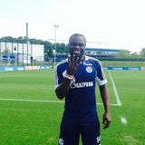 Der ehemalige Nationalspieler Gerald Asamoah sagt: "Jungs, ich drücke euch die Daumen für den 4. Titel. Ihr packt das!!!"
