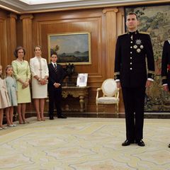 Die spanische Königsfamilie: Königin Letizia, Prinzessin Leonor, Prinzessin Sofia, Königin Sofia, Elena von Spanien und ihr Sohn Don Felipe Juan Froilan und König Felipe mit König Juan Carlos.