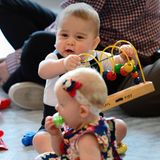 Prinz George hat viel Spaß zwischen den anderen Kindern.