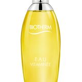 Zitrusaromen machen das leichte "Eau Vitaminée"- Bodyspray zum idealen Sommerbegleiter. Von Biotherm, 100 ml, ca. 42 Euro