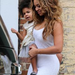 Beyoncé Knowles hat Töchterchen Blue Ivy dabei.