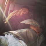 Reisen macht müde. Mama Beyoncé und Tochter Blue Ivy sind unterwegs eingeschlafen.