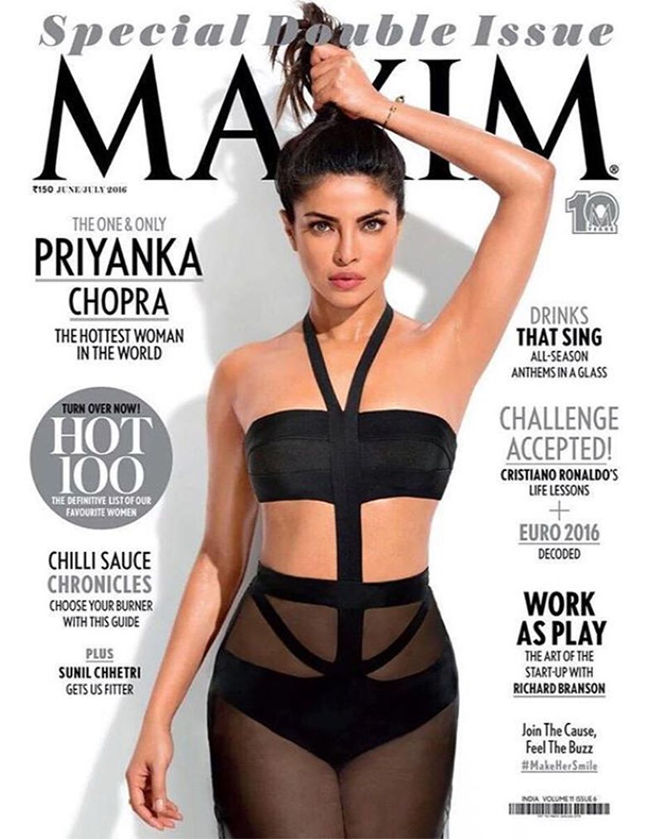 Als Bollywood-Star Priyanka Chopra ihr Cover der indischen Ausgabe des Männermagazins "Maxim" aus Instagram und Twitter postete, kam sofort eine heftige Diskussion über die offensichtlich wegretuschierte Achselhöhle in Gang. Da die Schauspielerin ohnehin schon makellos schön ist, wirkt sie mit diesem Photoshop-Fail auf dem Titelbild eher wie eine Wachsfigur.