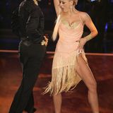 Mai 2007  Die Schauspielerin Jenny Elvers und Tänzer Sascha Karabey nehmen an der ersten Runde der RTL-Show "Let's Dance" teil. Die beiden konnten am Ende nicht genügend Punkte sammeln und mussten die Show verlassen.