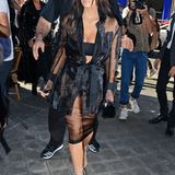 Schwarz und durchsichtig: Für diesen Look hat Kim Kardashian viele Variationen parat.