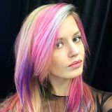Regenbogen pur! Eine richtige Farbexplosion findet derzeit auf dem schönen Kopf von Topmodel Georgia May Jagger statt.