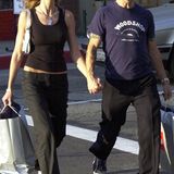 Anthony Kiedis + Heidi Klum  Auch wenn der "Red Hot Chili Peppers"-Frontmann 2002 nur kurz mit Topmodel Heidi Klum lliert war, schwärmt Anthony Kiedis noch heute von ihr. Sie sei eine "großartige, dynamische Person", so der Rocker. Sogar ihre Eltern Günther und Erna Klum habe er während ihrer kurzen Beziehung kennengelernt.