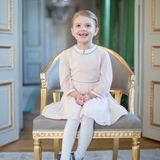 Nummer 2  Prinzessin Estelle Silvia Ewa Maryheißt die erste und älteste Tochter von Prinzessin Victoria und ihrem Mann Prinz Daniel. Die Prinzessin kam am 23. Februar 2012 zur Welt.