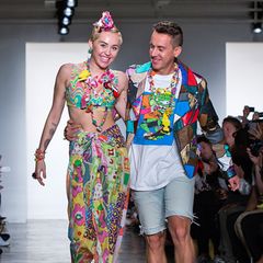 Miley Cyrus wird Model! Zumindest für die bunte Show von Designer Jeremy Scott.