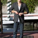 Auch "Vampire Diaries"-Star Paul Wesley ist nach Venedig gereist.
