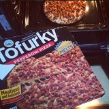 Auf dem Speiseplan: Pizza ohne tierische Zusätze. "Vegan sein ist tatsächlich leichter als man denkt", schreibt sie auf Facebook.