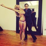 Und nach ihrer Modenschau darf es dann noch etwas weniger Kleidung sein! Bei diesem Instagram-Post lässt Heidi von Designer Zac Posen gerade noch das Nötigste bedecken. Folgt Heidi etwa der Regel: "Je freizügiger, desto mehr Likes?"