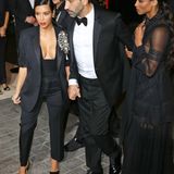 Kim Kardashian, Givenchy-Designer Ricardo Tisci und Sängerin Ciara kommen gemeinsam ins Pariser Pensinsula-Hotel.