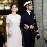 Prinzessin Sofia wohnte der Feier von König Carl Gustaf tagsüber in einem zart roséfarbenem Kleid von Hugo Boss bei.